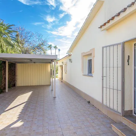 Будинок відпочинку Lovely In With Kitchen Денія