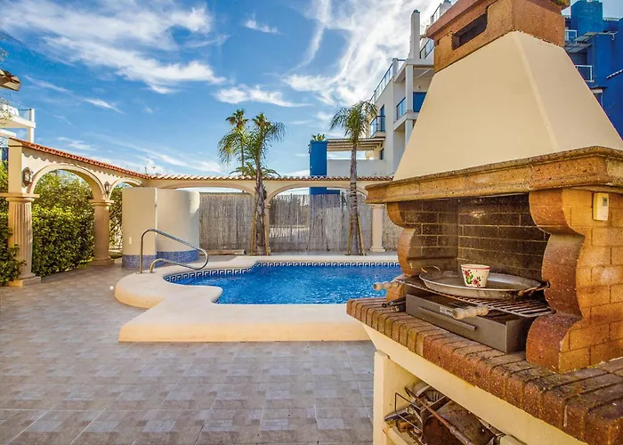 Будинок відпочинку Lovely In With Kitchen *