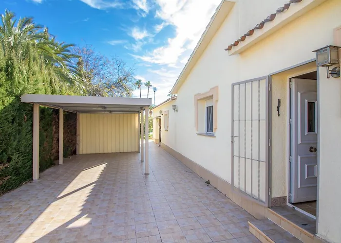 Будинок відпочинку Lovely In With Kitchen Денія