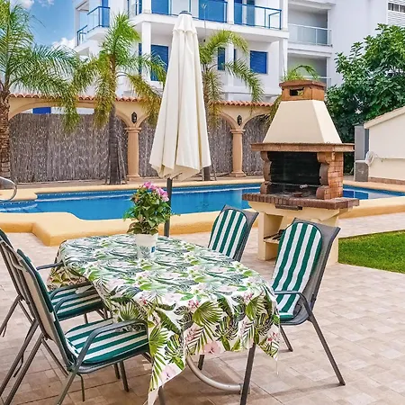 Lovely In With Kitchen בית נופש *