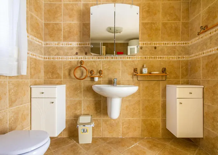 Lovely In With Kitchen