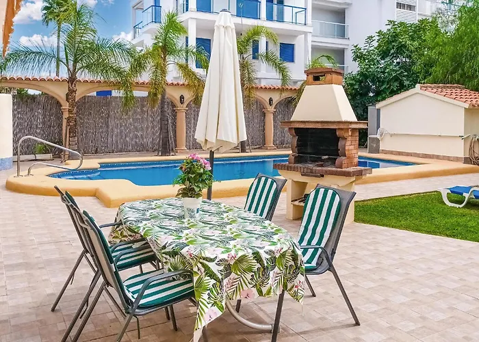 Lovely In With Kitchen בית נופש *