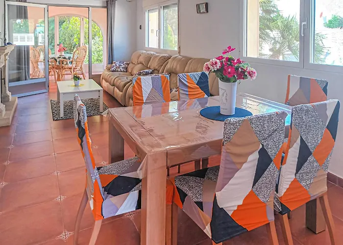 Lovely In With Kitchen בית נופש *